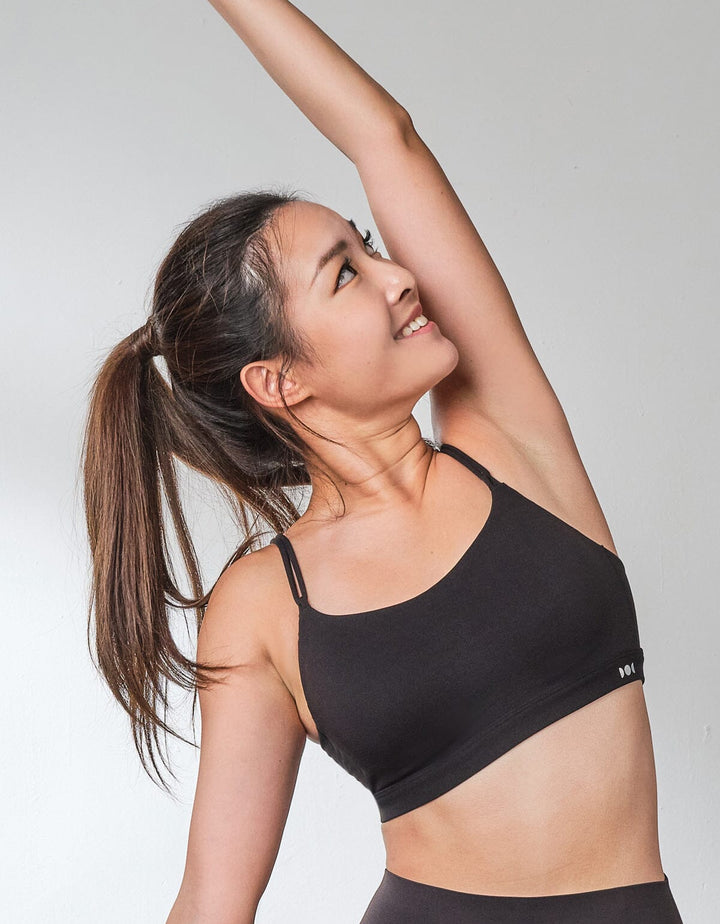 HOW- EFFORTLESS REwickMax™ Medium Impact Light Push Up Yoga Sports Bra Sports Bra Her own words SPORTS