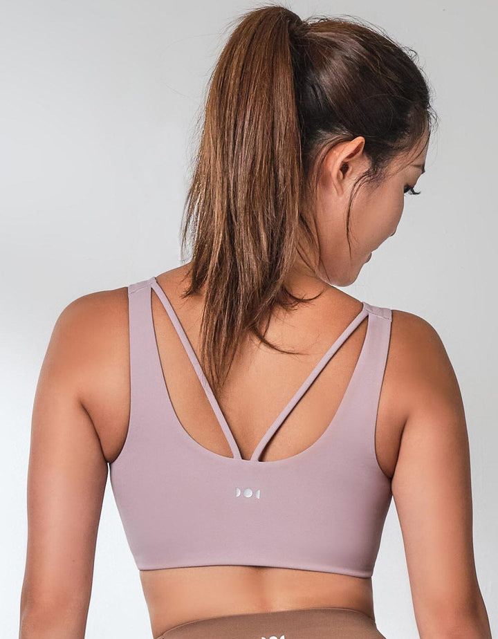 HOW- EFFORTLESS REwickMax™ Medium Impact Yoga Sports Bra Sports Bra Her own words SPORTS