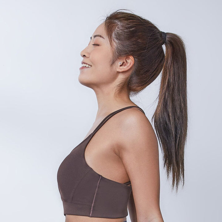 HOW- EFFORTLESS REextraSkin??? Medium Impact Yoga Sports Bra Sports Bra Her own words SPORTS Black Coffee XS