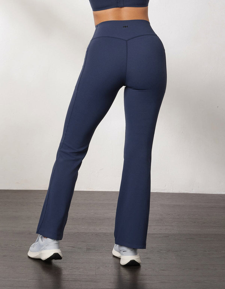 (out of stock) HOW- EFFORTLESS Medium Waist Kick Flare Full length Sports leggings Leggings Her own words SPORTS Poseidon S