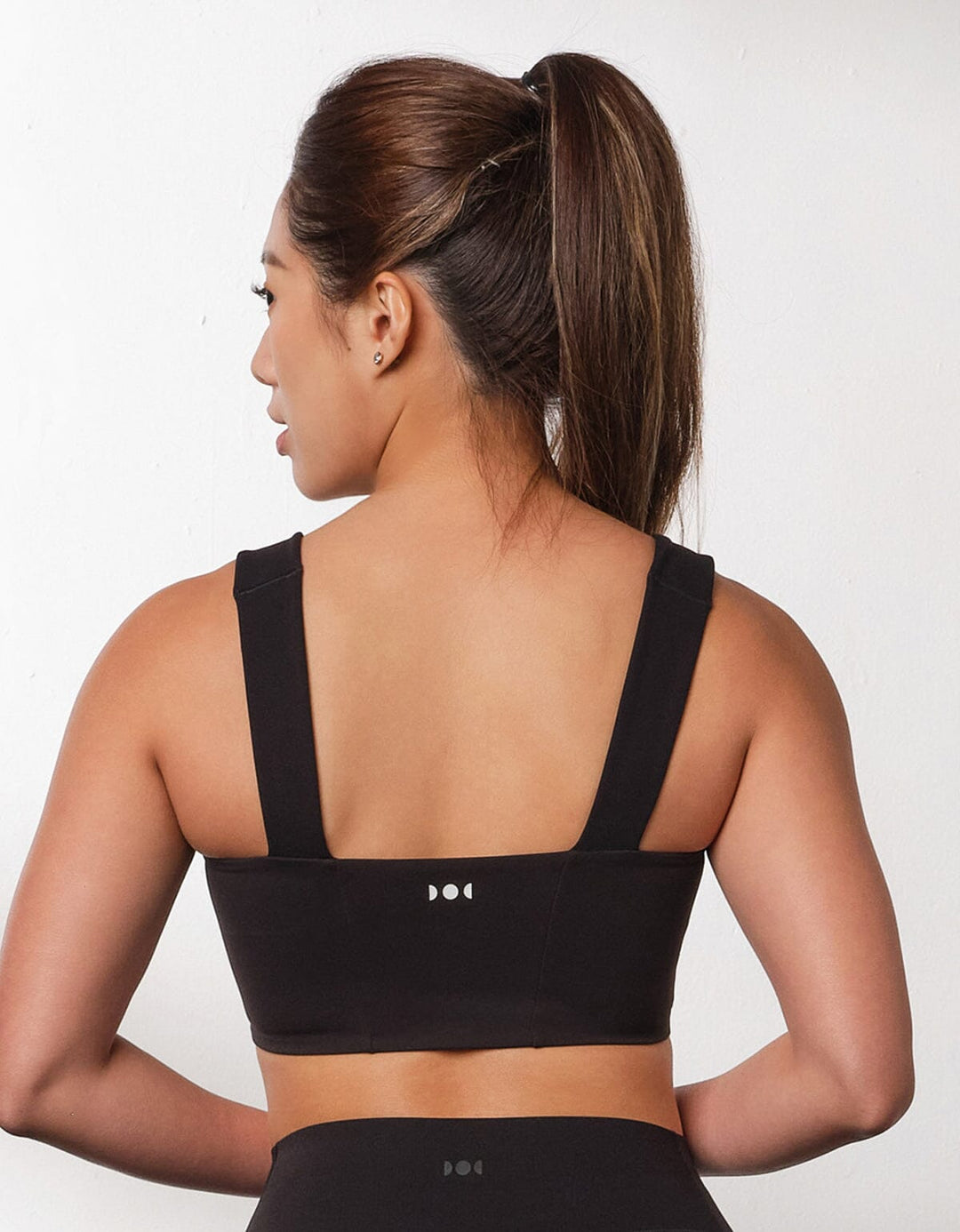 HOW- EFFORTLESS RemarshmallowPad™UV Protection Medium Impact Longline Sports Bra Sports Bra Her own words SPORTS