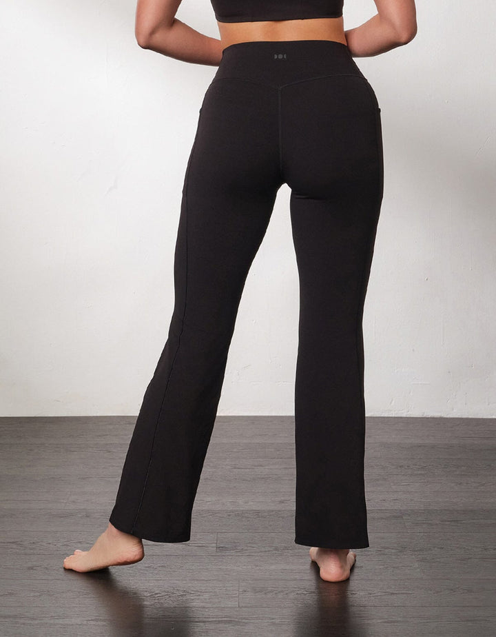 (out of stock) HOW- EFFORTLESS Medium Waist Kick Flare Full length Sports leggings Leggings Her own words SPORTS