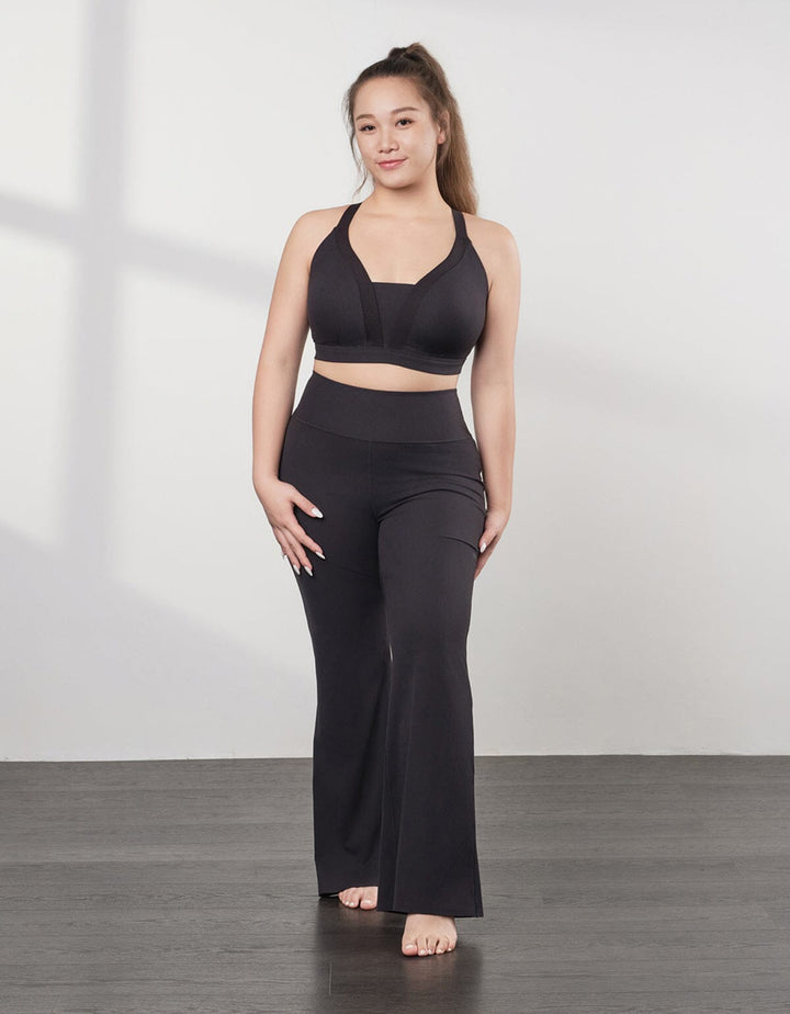 HOW-EFFORTLESS REextraSkin™ Mixed Fabric Triangle Sports Bra Sports Bra Her own words SPORTS