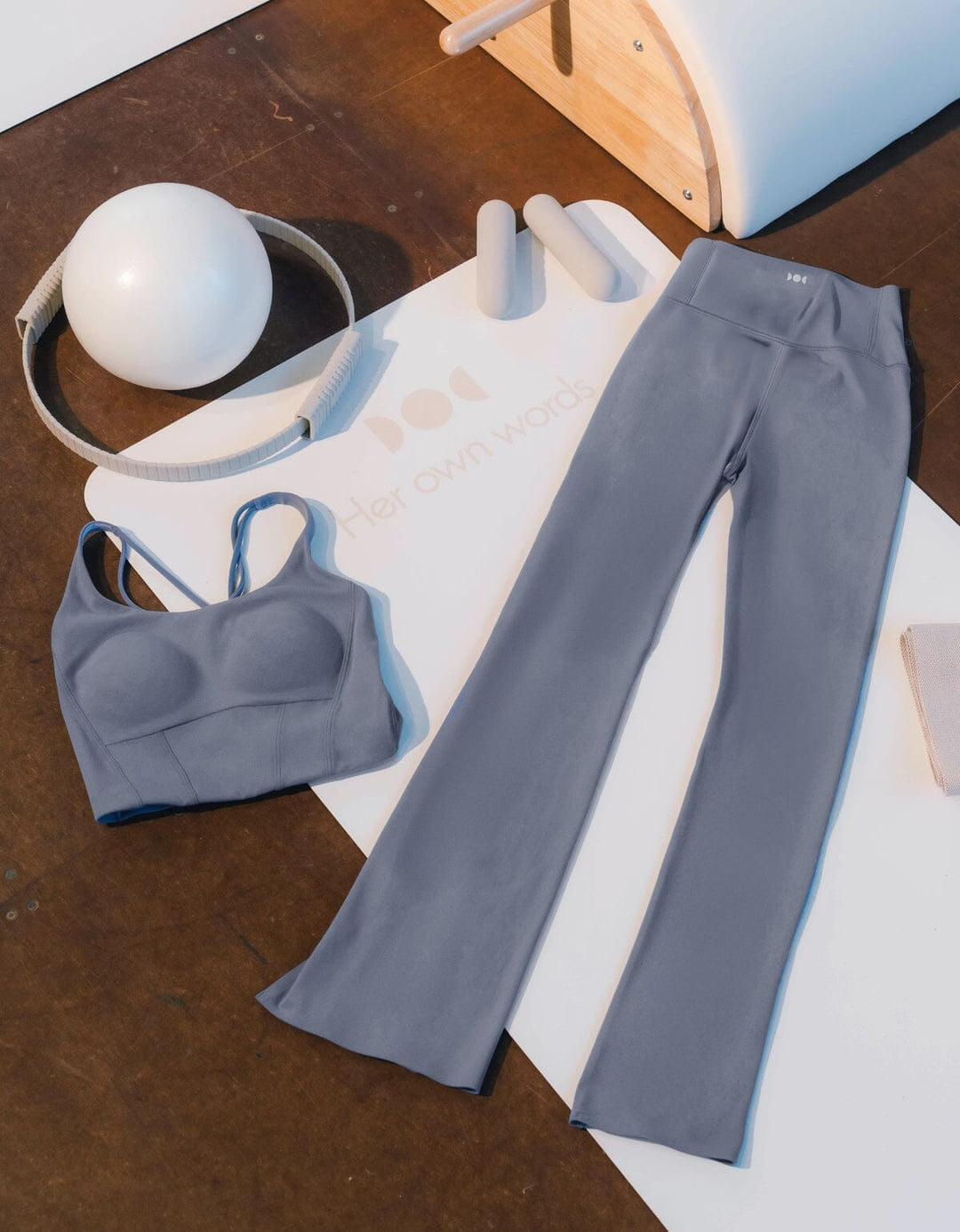 HOW-EFFORTLESS REextraSkin™ Medium Impact Longline Sports Bra Medium Impact Her own words SPORTS 