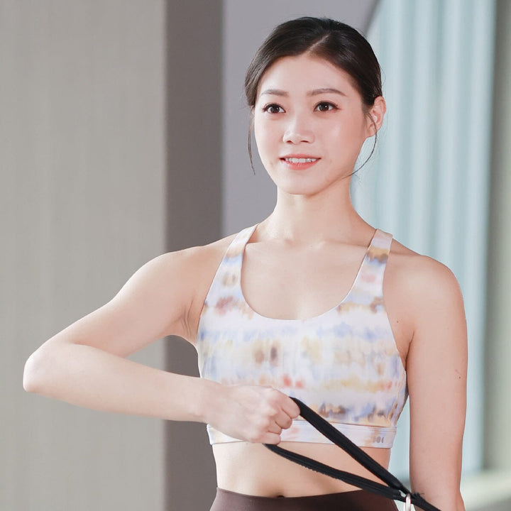 HOW- EFFORTLESS REmarshMallowPad™ UV Protection Medium Impact Yoga Sports Bra Sports Bra Her own words SPORTS 