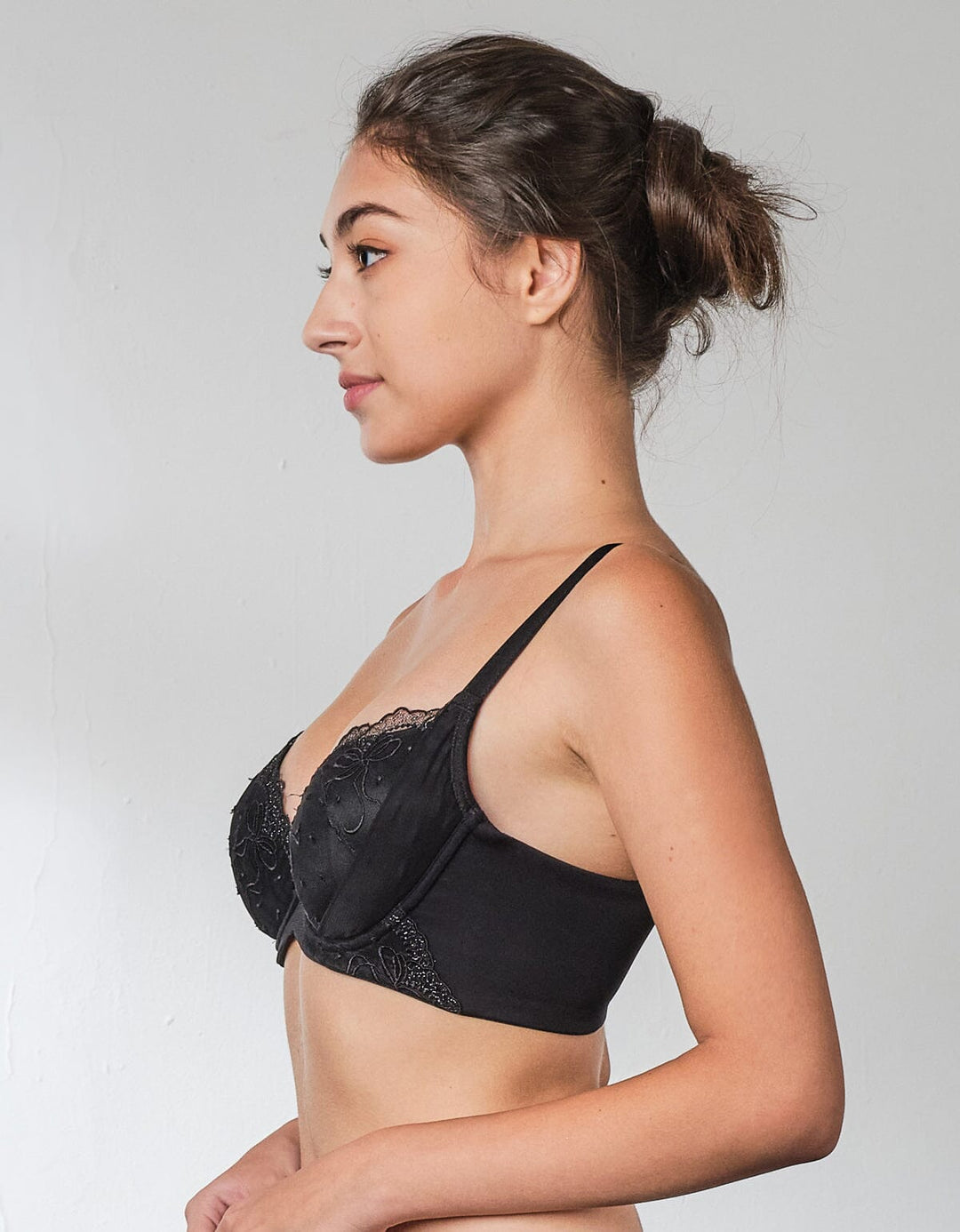 SMOOTH IT High Wing Lightly Lined Lace Bra Bra Her own words 