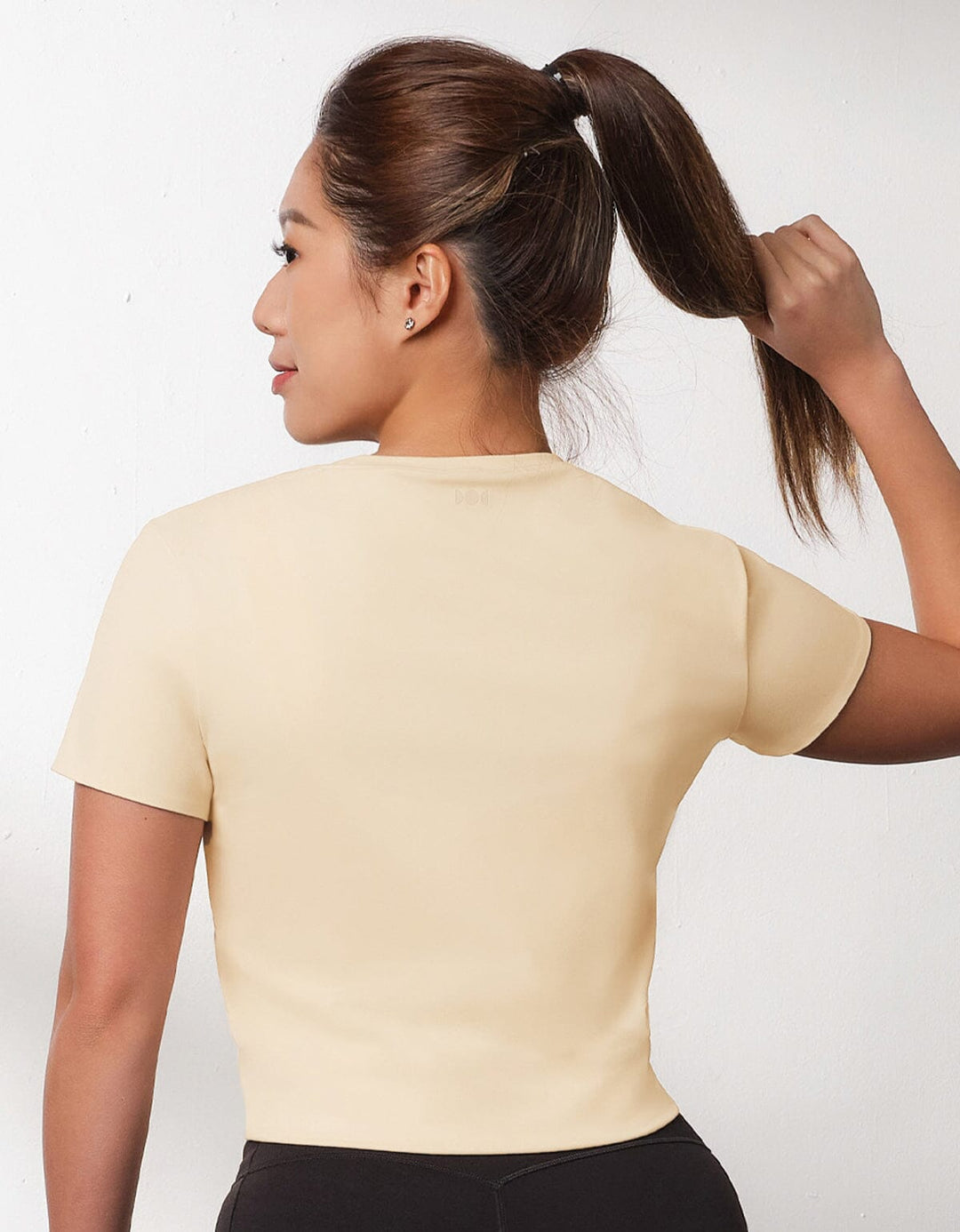 HOW-EFFORTLESS Yoga Short Sleeve Cross Crop Top Crop Top Her own words SPORTS 