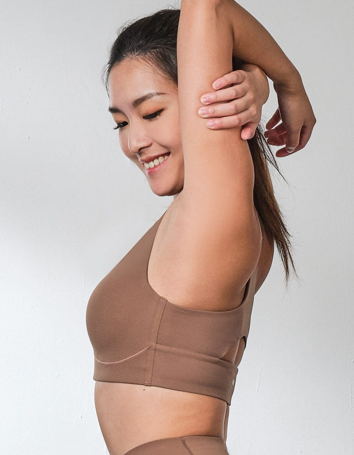 HOW- EFFORTLESS REwickMax™ High Impact Sports Bra Sports Bra Her own words SPORTS Pine Bark x Moonlight 80C 