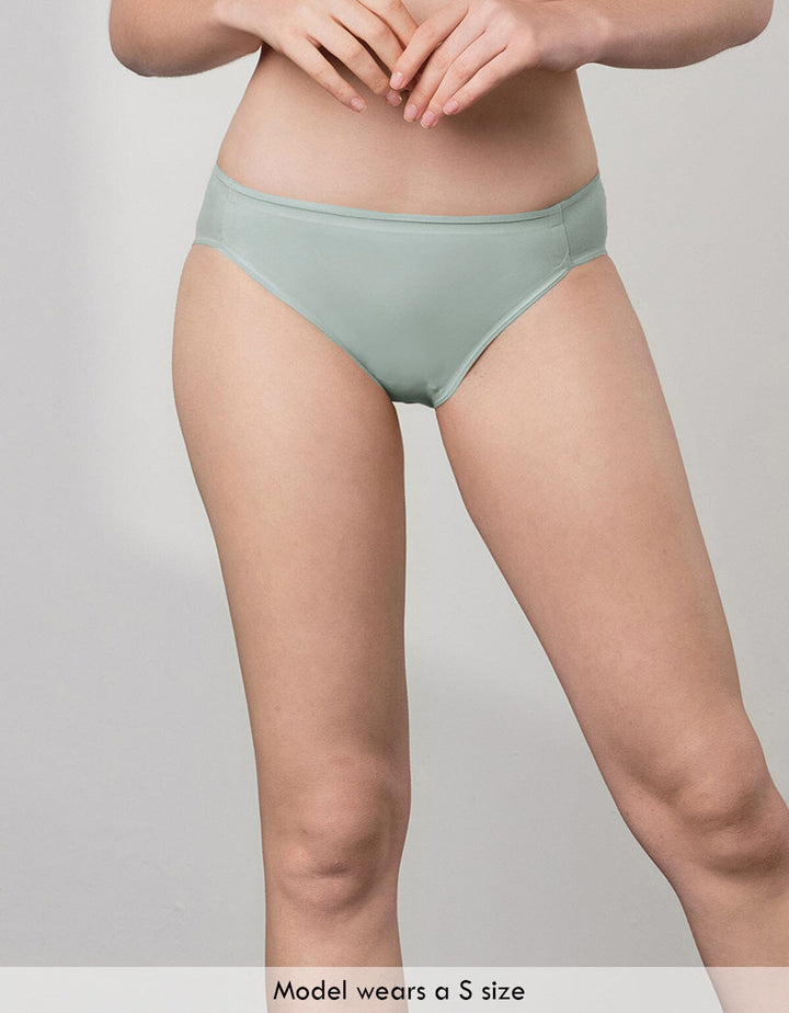 SIGNATURE Bikini Panty Bikini Her own words 