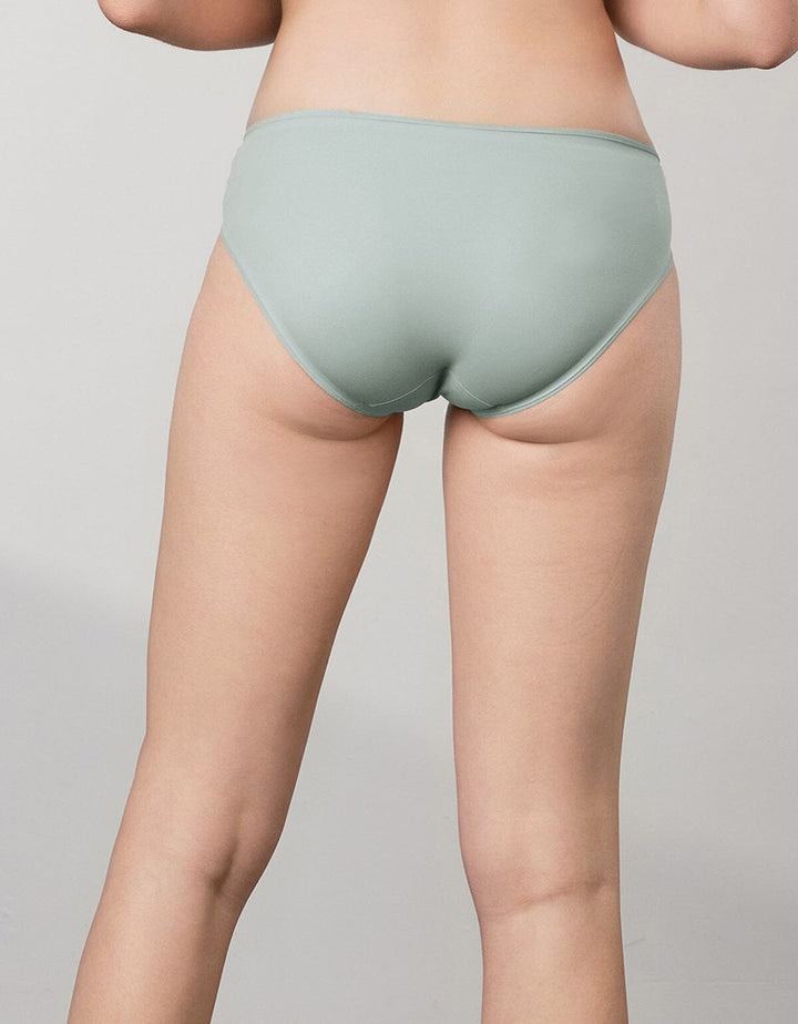 SIGNATURE Bikini Panty Bikini Her own words 