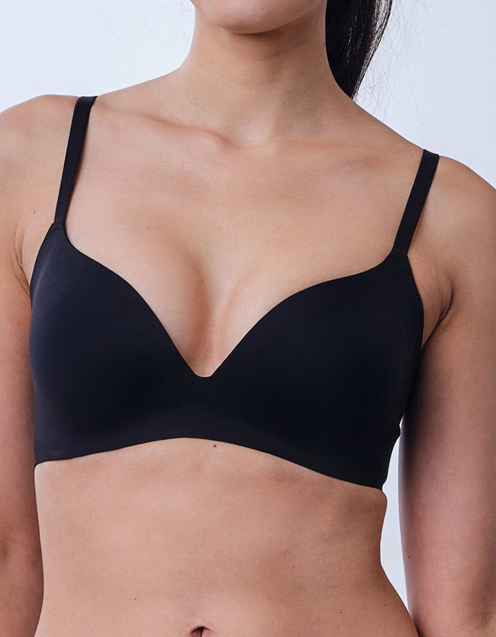 SIGNATURE Airy REmatrixpad™ REextraSkin™ REsiltech™ Wing Non Wired Medium Push Up Bra Bra Her own words 