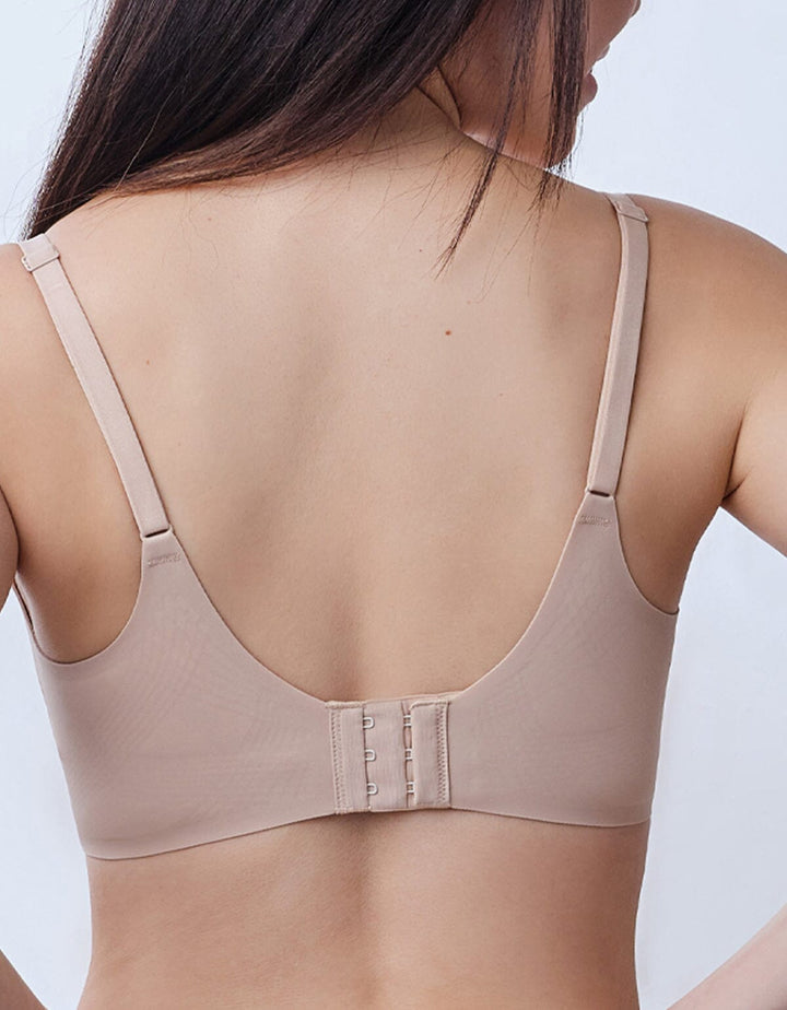 SIGNATURE Airy REmatrixpad™ REextraSkin™ REsiltech™ Wing Non Wired Medium Push Up Bra Bra Her own words 
