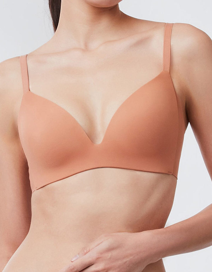 SOLUTION Airy REmatrixpad™ REsiltech™ Wing Non Wired Bra Bra Her own words 