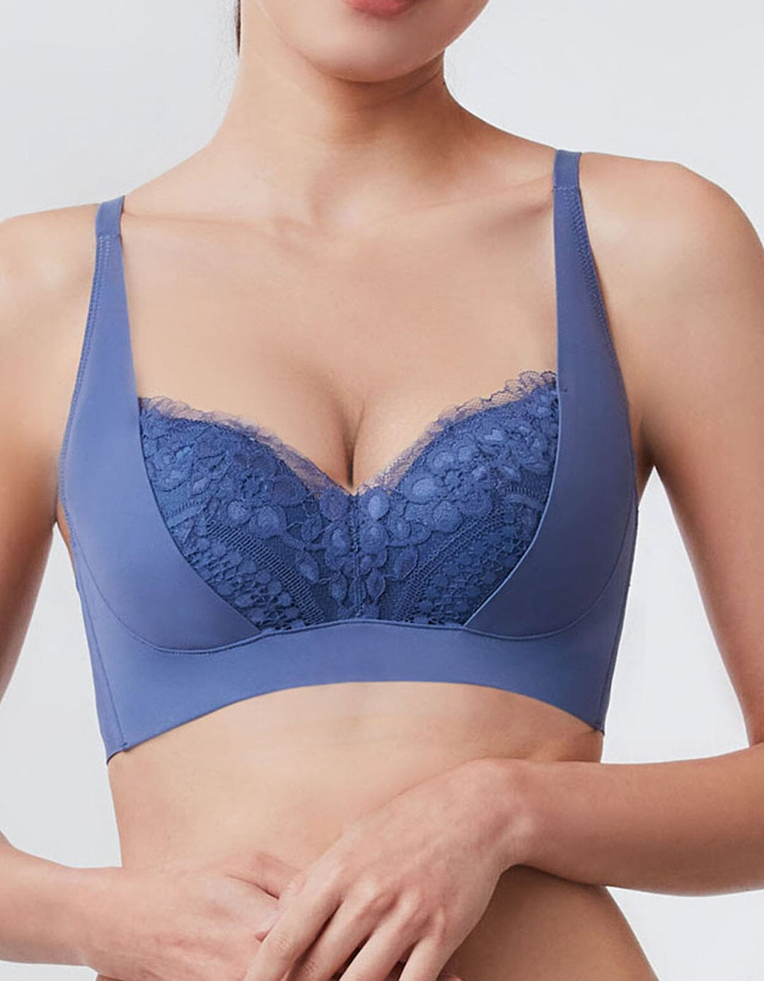SOLUTION Plus W-Shape Support REsiltech™ Wing Non Wired Lace Bra Bra Her own words 