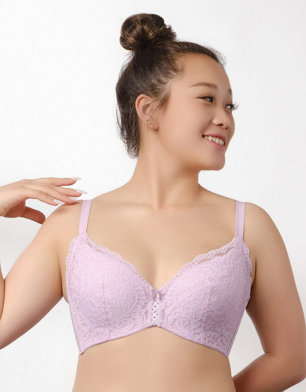 Her own words SOLUTION Perfect Shape Wire Push Up Bra. A seamless plus-size maximizer bra featuring USDA-certified REherbafoam™ pads, cushioned inner side slings for curve lift, and high side wings with REsiltech™ support.