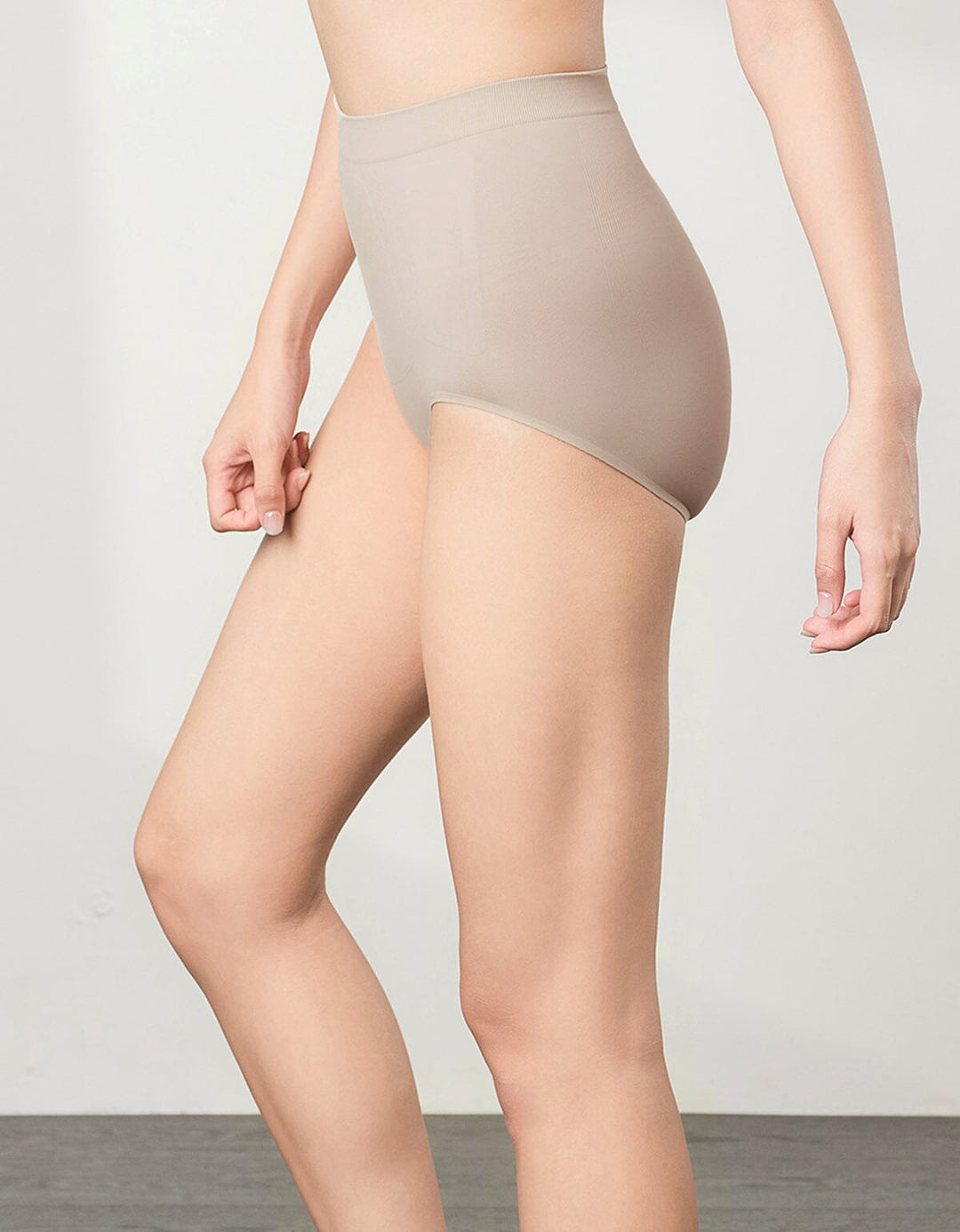 LIGHT CONTROL Seamless Knit Super High-rise Brief High Waist Brief Her own words Atmosphere S 