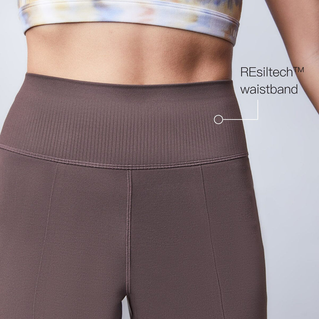 HOW- Effortless Mid-Waist Kick Flare Full length Sports leggings Leggings Her own words SPORTS Black Coffee S 