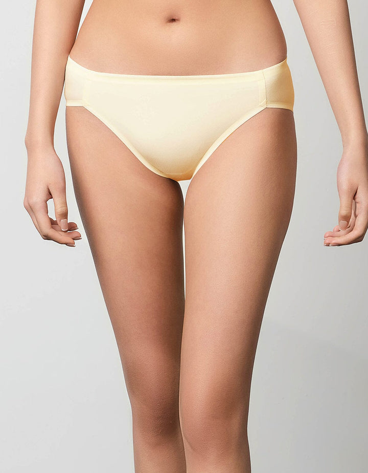 SIGNATURE Bikini Panty Bikini Her own words 