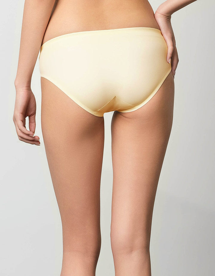 SIGNATURE Bikini Panty Bikini Her own words 