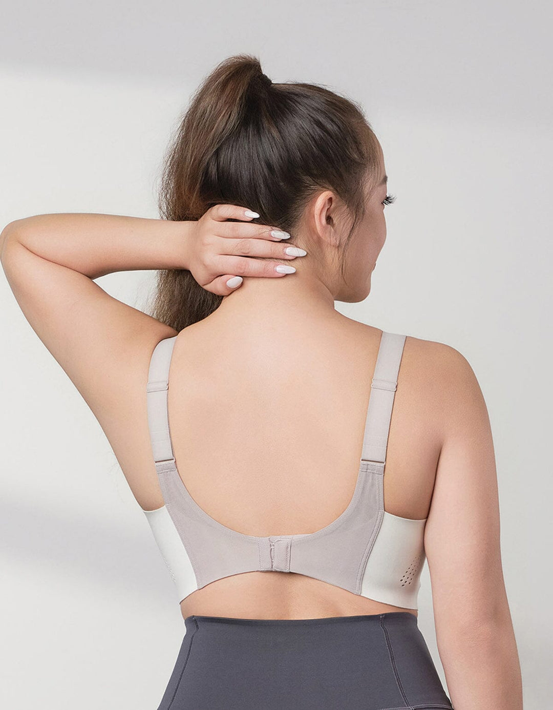 HOW-CONTROLLED REmatrixPad™ & REwickMax™ Breathable High Impact Sports Bra Sports Bra Her own words SPORTS 