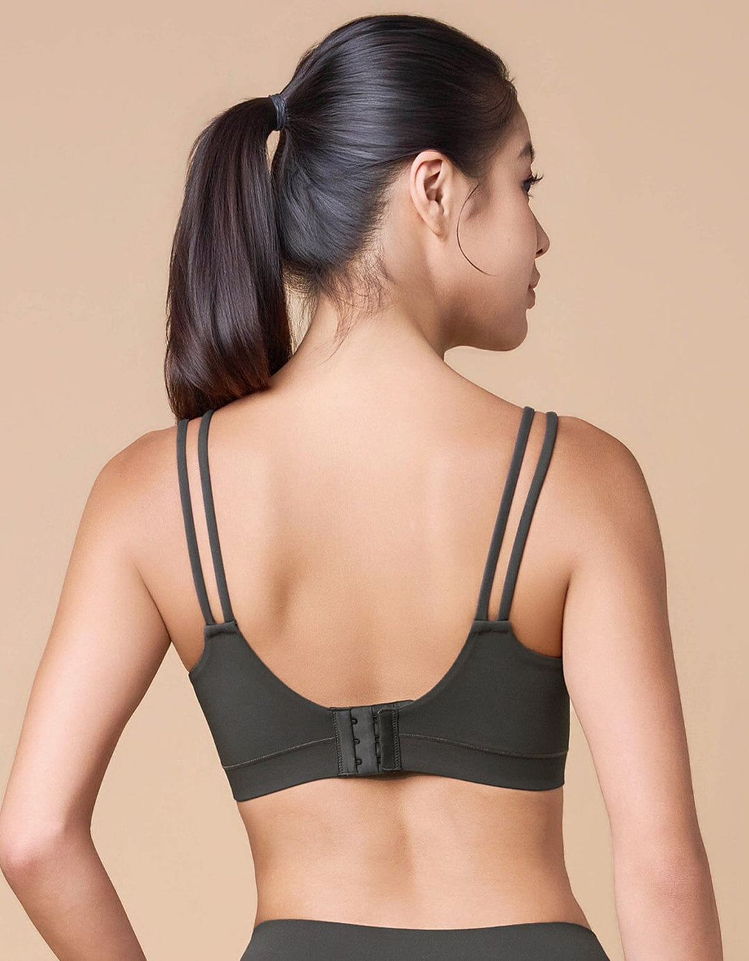HOW-EFFORTLESS Medium Impact Sports Bra Sports Bra Her own words SPORTS 