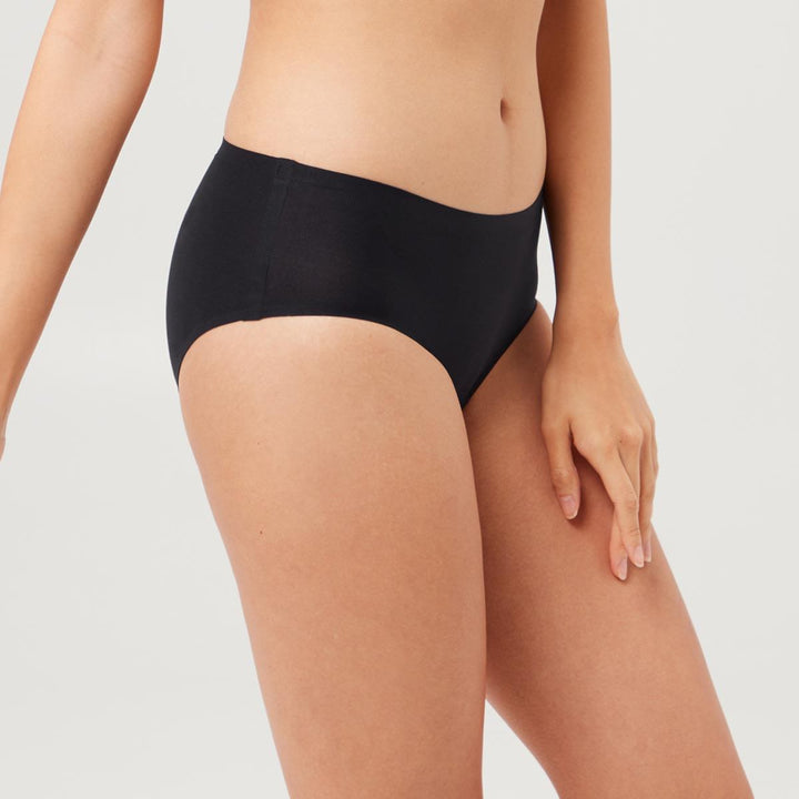 Signature One Size Fits All Brief Panty Panty Her Own Words Black S 